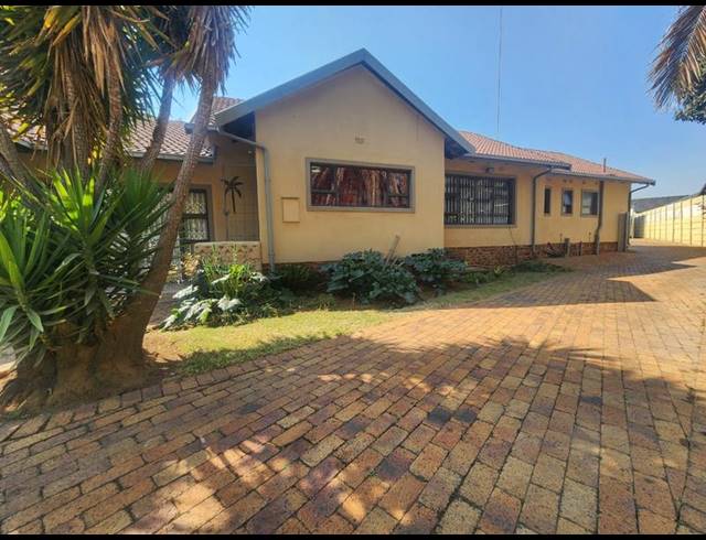 4 BEDROOM HOUSE FOR SALE IN BRACKENDOWNS